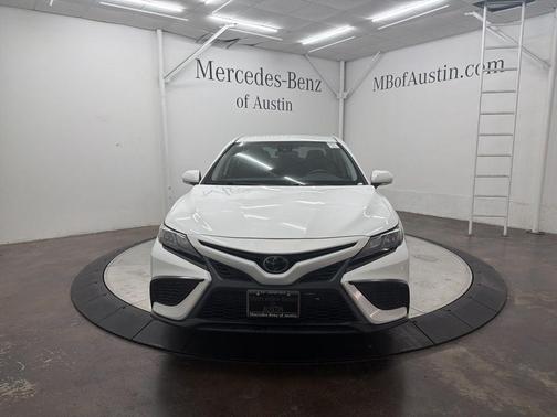 White 2022 Toyota Camry SE
