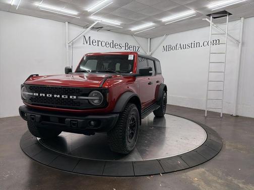 Hot Pepper Red Metallic Tinted Clearcoat 2023 Ford Bronco Wildtrak