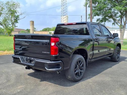 2025 Chevrolet Silverado 1500 Custom