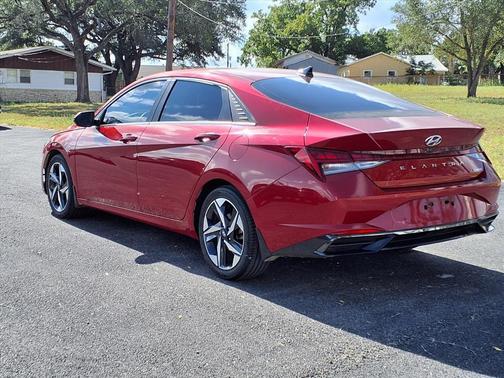 2022 Hyundai ELANTRA Limited