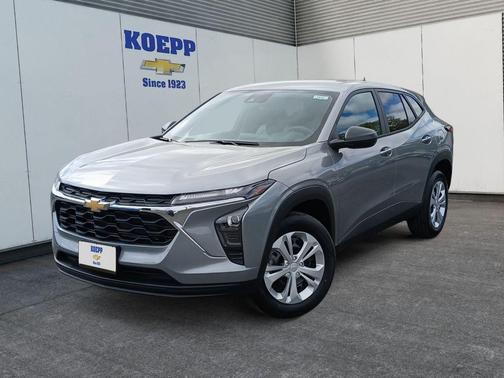 Sterling Gray Metallic 2026 Chevrolet Trax LS