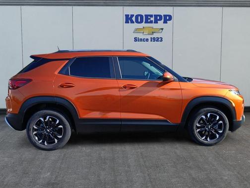 Vivid Orange Metallic 2022 Chevrolet Trailblazer LT