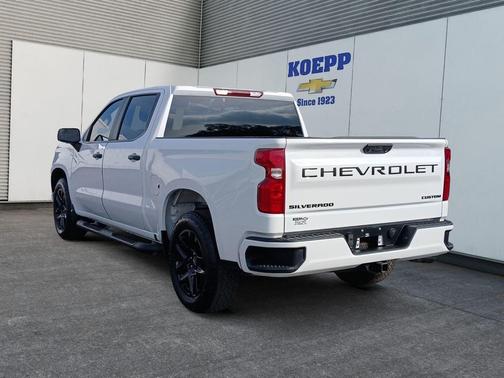 Summit White 2025 Chevrolet Silverado 1500 Custom