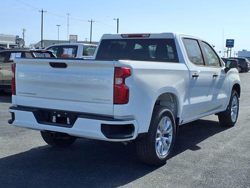 2025 Chevrolet Silverado 1500 Custom