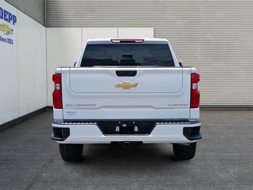 Summit White 2026 Chevrolet Silverado 1500 Custom