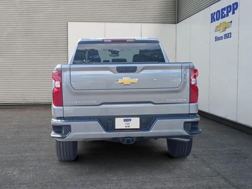 Sterling Gray Metallic 2026 Chevrolet Silverado 1500 Custom