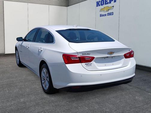 Summit White 2024 Chevrolet Malibu LT
