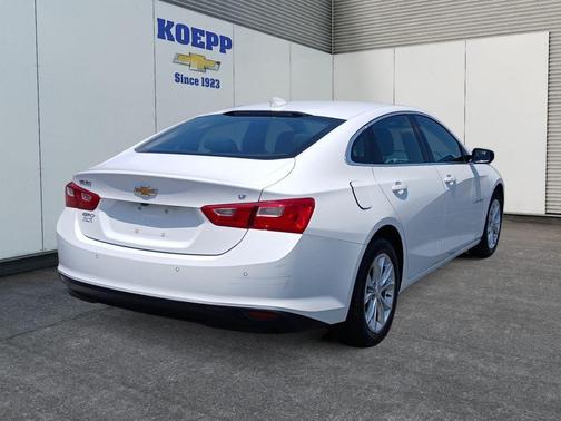 Summit White 2024 Chevrolet Malibu LT
