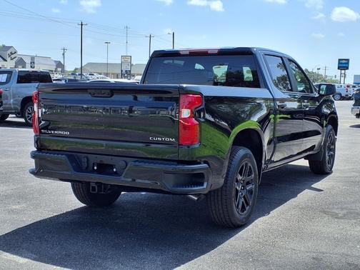 2025 Chevrolet Silverado 1500 Custom
