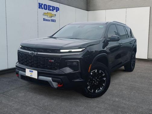 Mosaic Black Metallic 2026 Chevrolet Traverse Z71