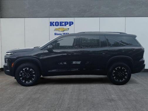 Mosaic Black Metallic 2026 Chevrolet Traverse Z71