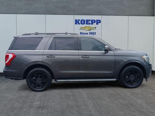 Magnetic Metallic 2021 Ford Expedition XLT