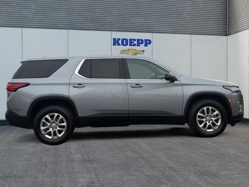 2023 Chevrolet Traverse LS