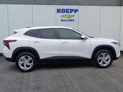 Summit White 2026 Chevrolet Trax LS