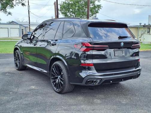 2025 BMW X5 M60i