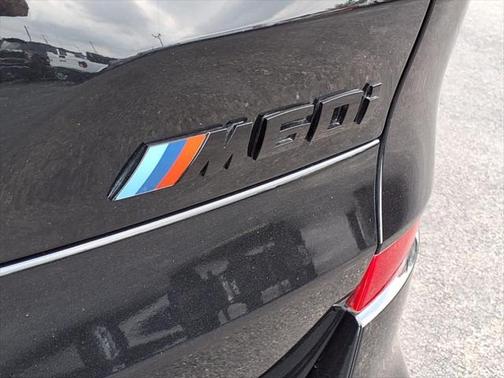 2025 BMW X5 M60i