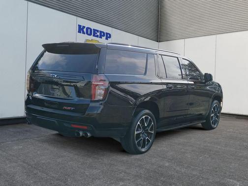 2023 Chevrolet Suburban RST