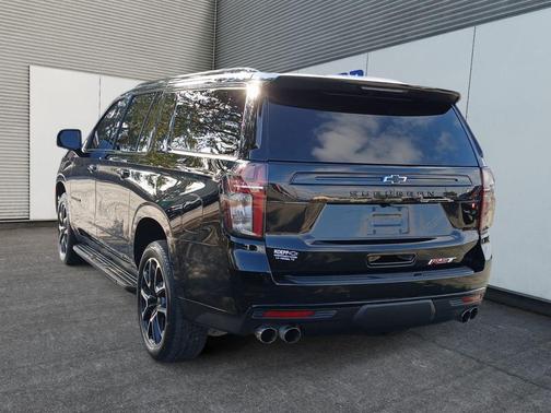 2023 Chevrolet Suburban RST