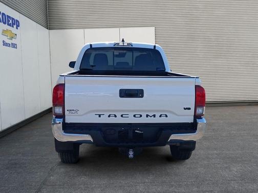 Ice 2023 Toyota Tacoma SR5