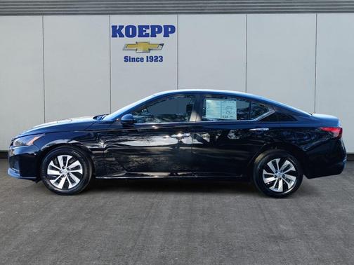 Black 2025 Nissan Altima S