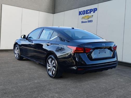 Black 2025 Nissan Altima S