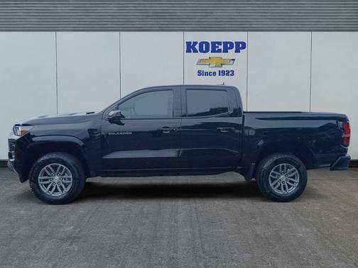 Black 2026 Chevrolet Colorado LT