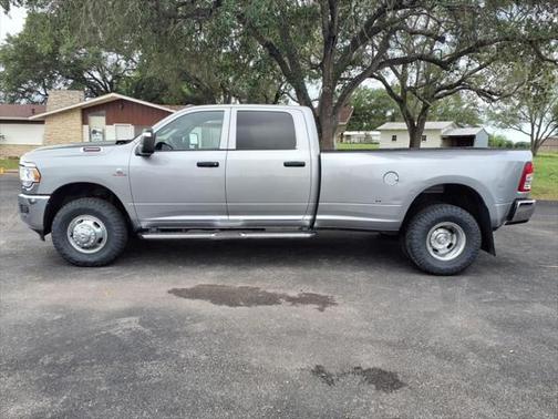 2024 RAM 3500 Tradesman Crew Cab 4x4 8' Box