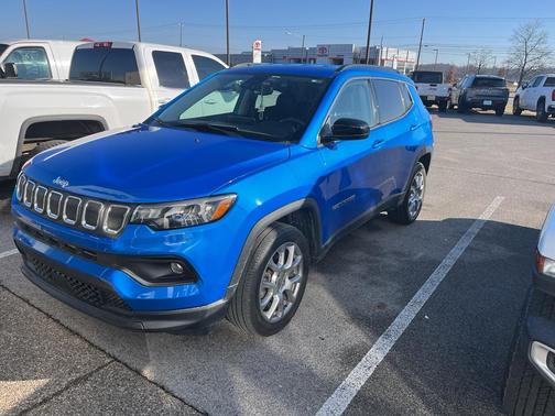 2022 Jeep Compass Latitude Lux
