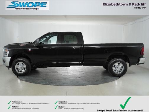 Diamond Black Crystal Pearlcoat 2026 RAM 3500 Tradesman Crew Cab 4x4 8' Box