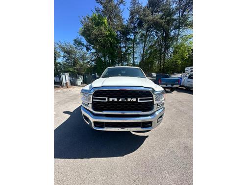 Bright White Clearcoat 2024 RAM 2500 Big Horn Crew Cab 4x4 8' Box