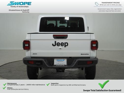 Bright White Clearcoat 2026 Jeep Gladiator Sahara 4x4