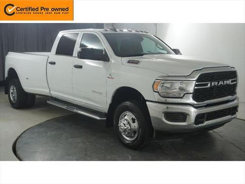 2022 RAM 3500 Tradesman Crew Cab 4x4 8 Box
