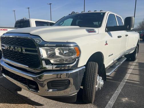 2022 RAM 3500 Tradesman Crew Cab 4x4 8 Box
