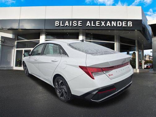 2025 Hyundai ELANTRA SEL