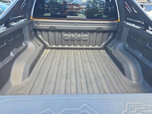 2025 GMC Canyon AT4