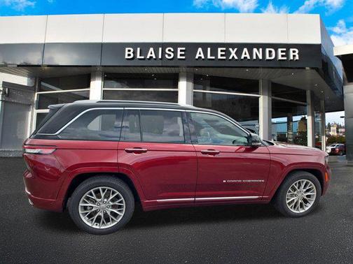 2022 Jeep Grand Cherokee Summit