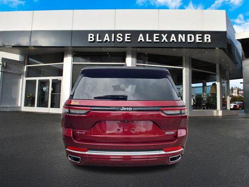 2022 Jeep Grand Cherokee Summit