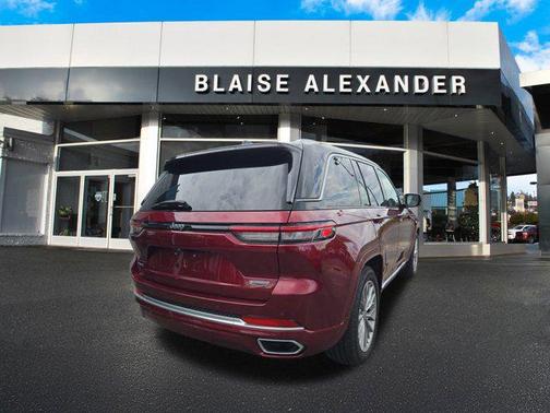 2022 Jeep Grand Cherokee Summit