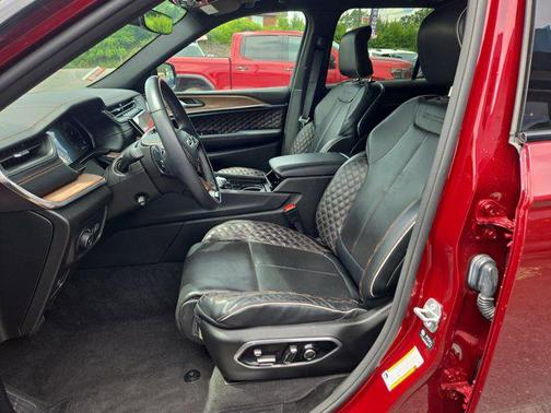 2022 Jeep Grand Cherokee Summit