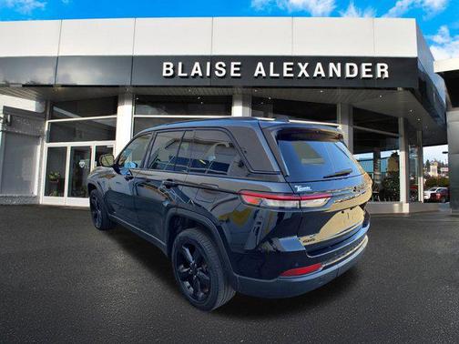 2023 Jeep Grand Cherokee Limited X