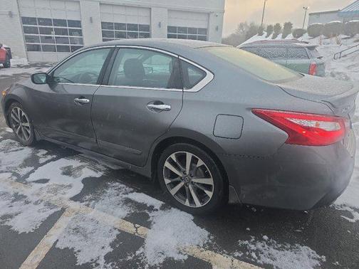2016 Nissan Altima 2.5 SR