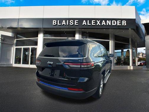 2022 Jeep Grand Cherokee L Laredo