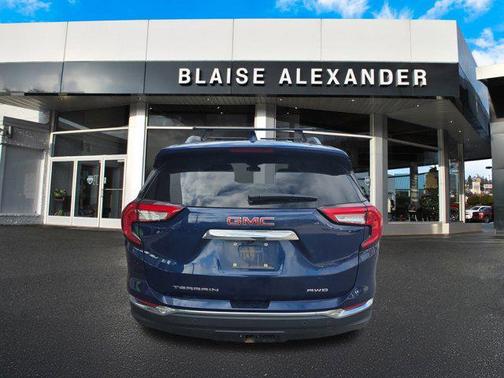 2022 GMC Terrain SLT