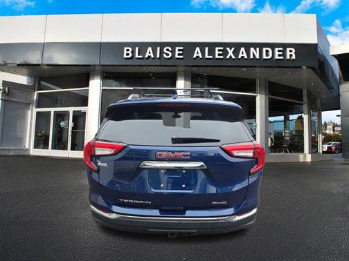 2022 GMC Terrain SLT