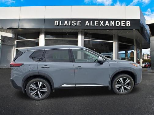 Boulder Gray Pearl 2023 Nissan Rogue SL