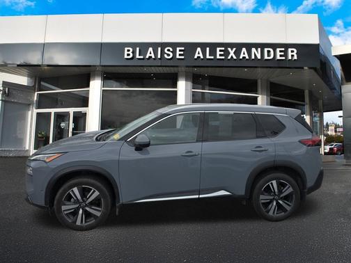Boulder Gray Pearl 2023 Nissan Rogue SL