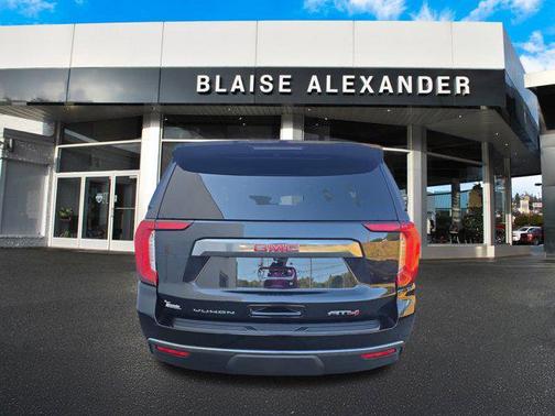 2024 GMC Yukon XL 4WD AT4