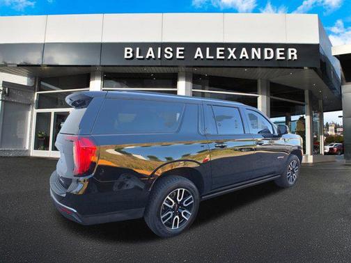 2024 GMC Yukon XL 4WD AT4