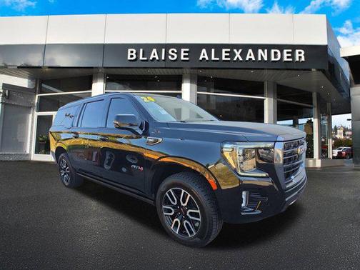 2024 GMC Yukon XL 4WD AT4