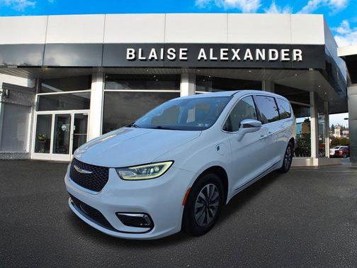 2022 Chrysler Pacifica Hybrid Limited